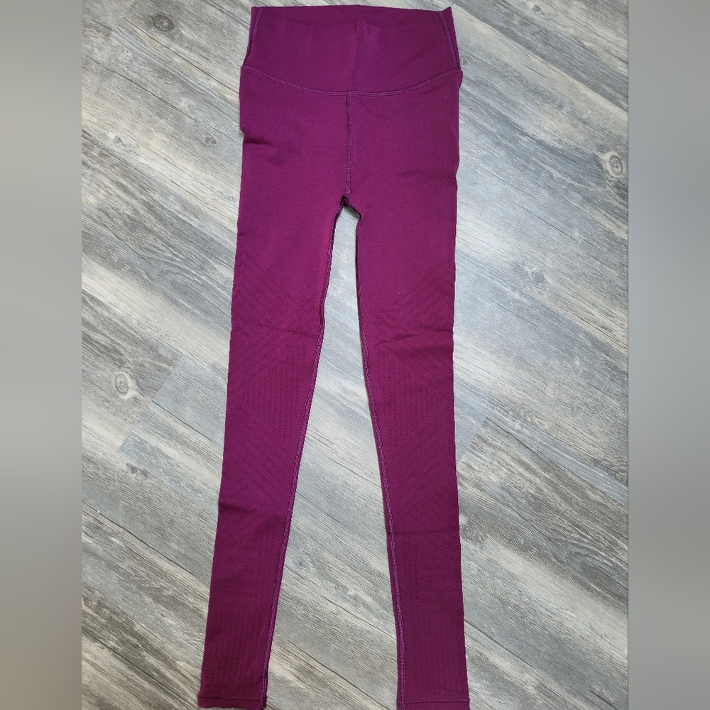 Lululemon Burgandy Leggings - Picture 4 of 5
